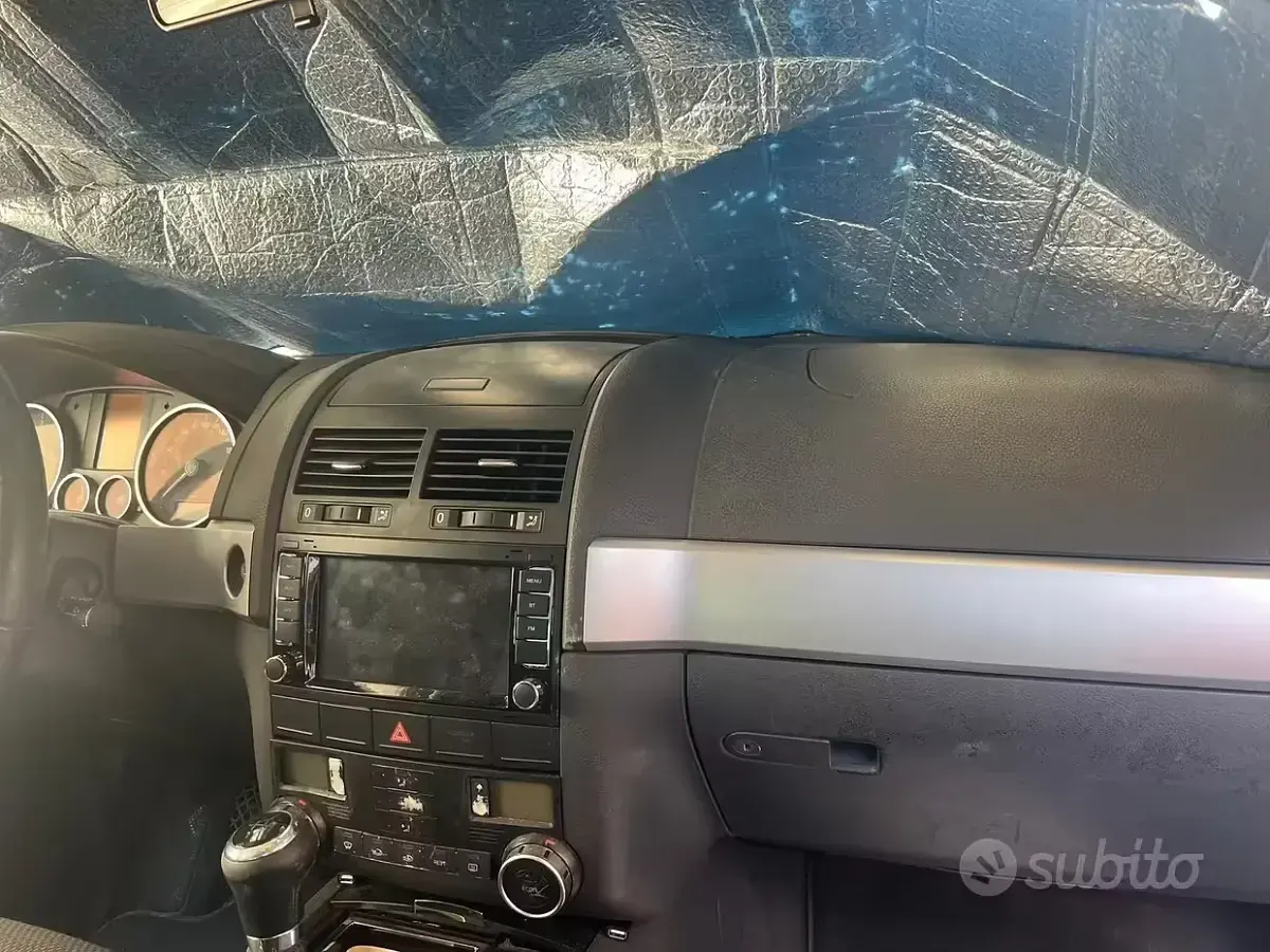Usata VW Touareg 174 CV (127 kW) 2008 Nero SUV