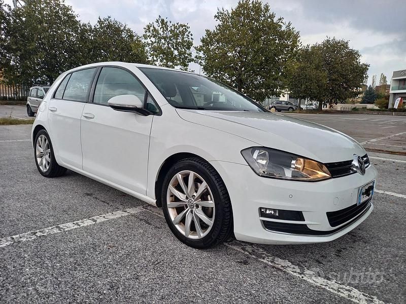 Usata VW Golf VII Highline 110 CV (80 kW) 2015 Bianco Berlina