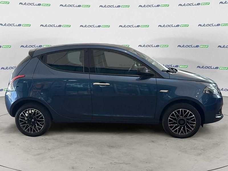 Usata Lancia Ypsilon S 70 CV (51 kW) 2024 Blu Utilitaria