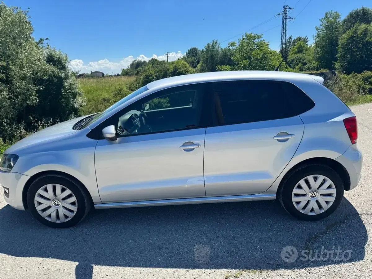 Usata VW Polo Comfortline 75 CV (55 kW) 2012 Grigio Utilitaria