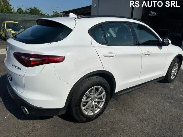 Usata Alfa Romeo Stelvio Business 190 CV (139 kW) 2020 Bianco SUV