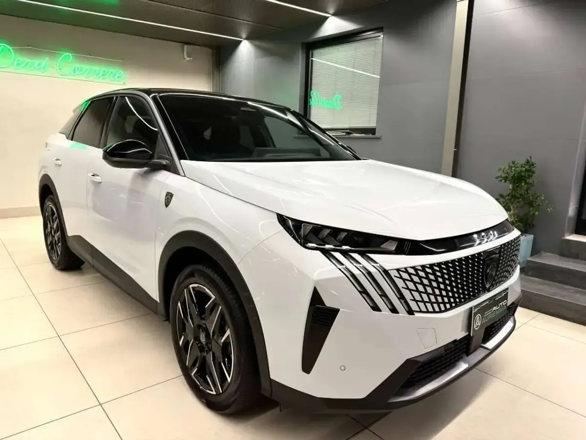 Usata Peugeot 3008 GT 136 CV (100 kW) 2025 Bianco SUV