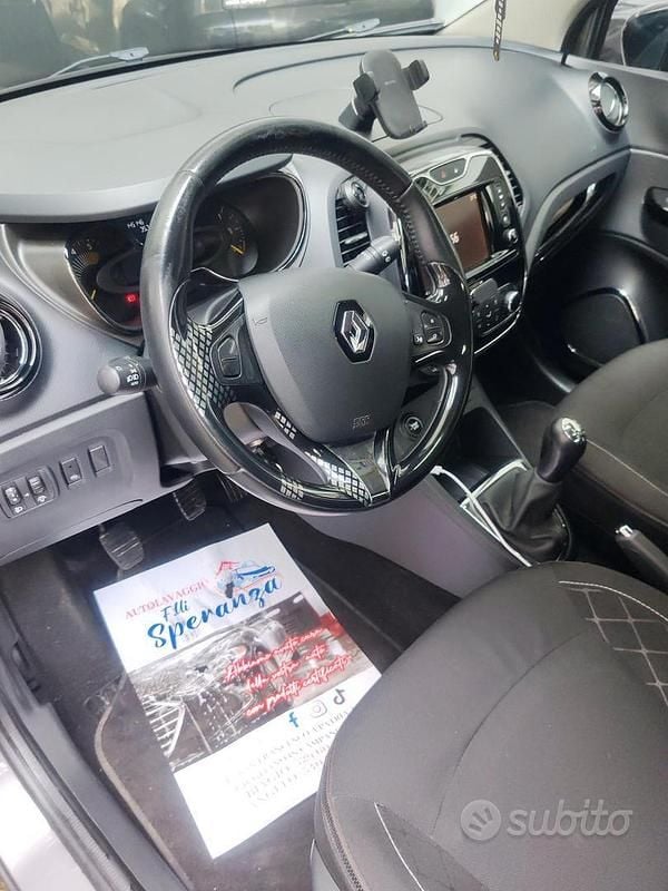 Usata Renault Captur 90 CV (66 kW) 2013 Grigio SUV