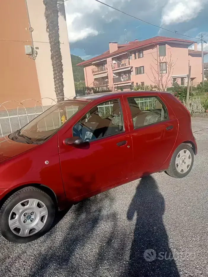 Usata Fiat Punto 60 CV (44 kW) 2006 Rosso Utilitaria