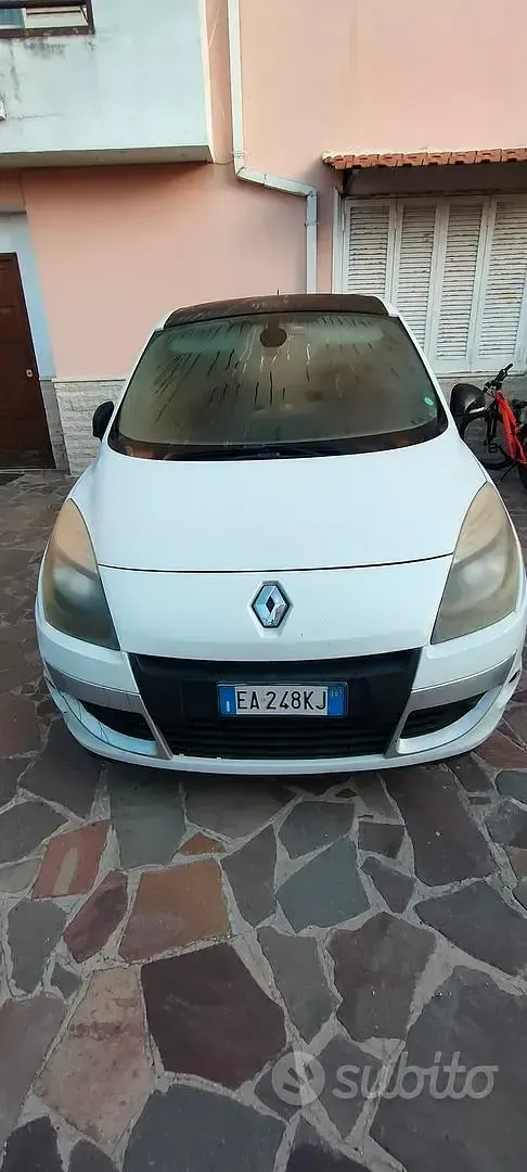 Usata Renault Scenic E-Tech XMOD 110 CV (80 kW) 2010 Bianco Monovolume