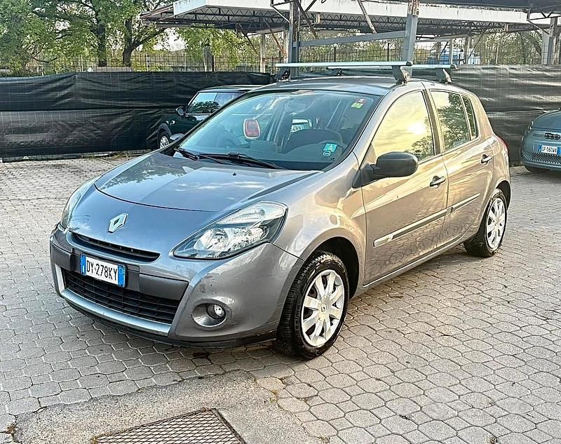 Usata Renault Clio II 2009 Grigio Berlina