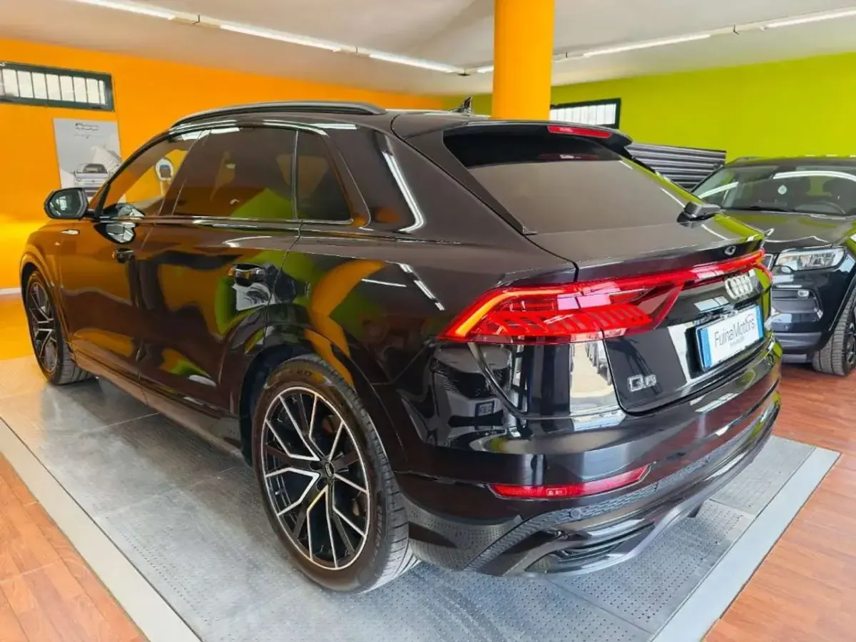 Usata Audi Q8 S-Line 286 CV (210 kW) 2019 Nero SUV