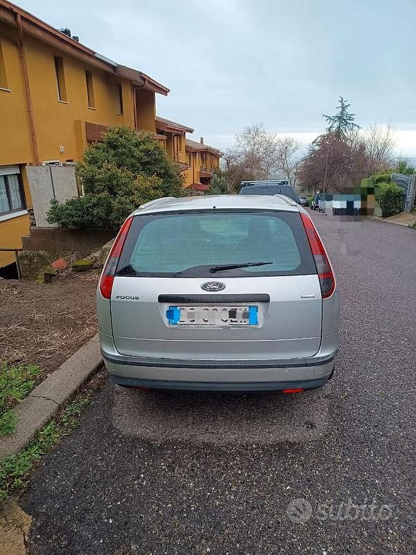 Usata Ford Focus 115 CV (84 kW) 2006 Grigio Station wagon
