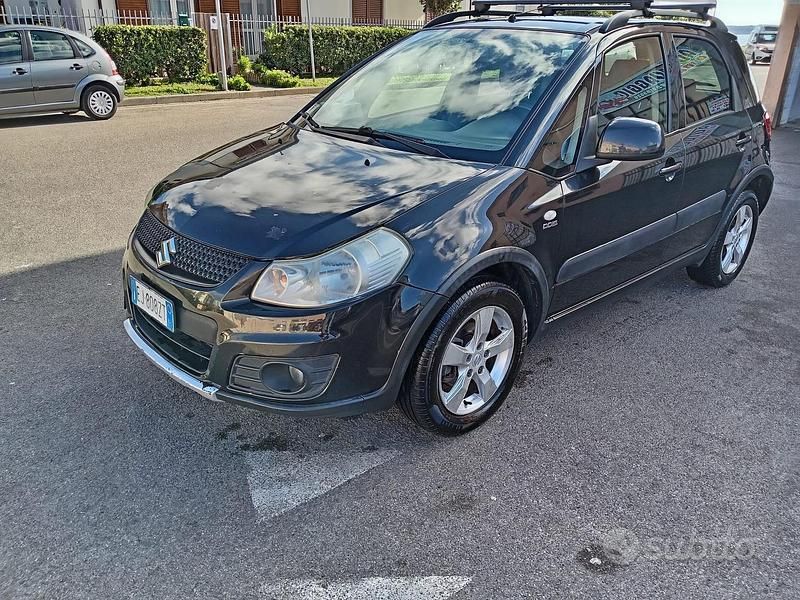 Second-hand Suzuki SX4 135 CP (99 kW) 2011 Negru SUV