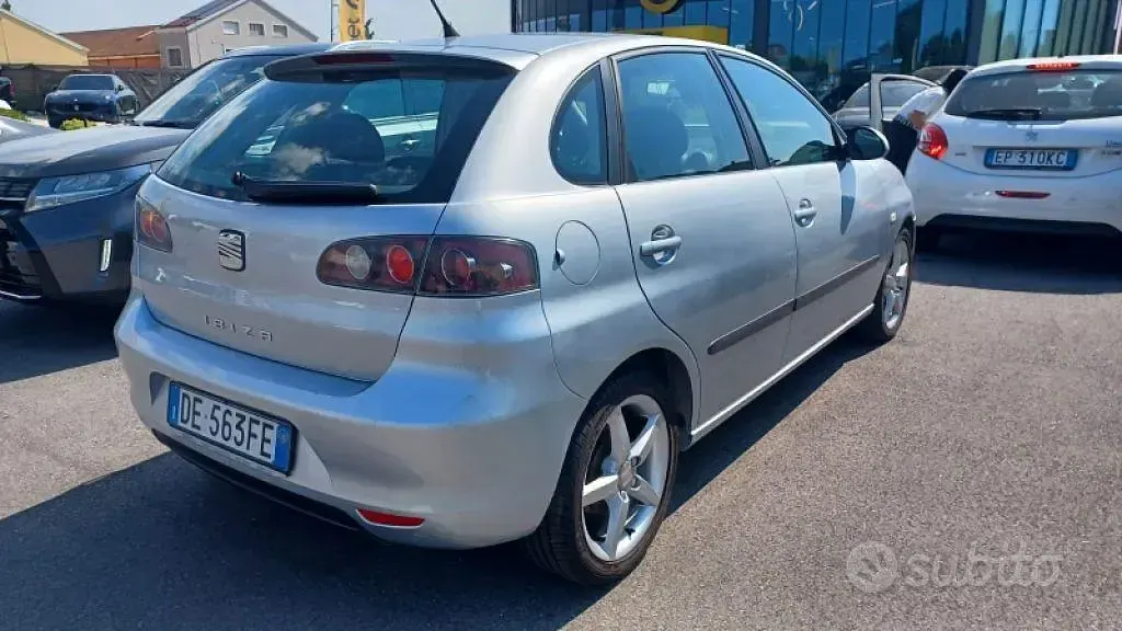 Usata Seat Ibiza Stylance 75 CV (55 kW) 2006 Grigio Utilitaria