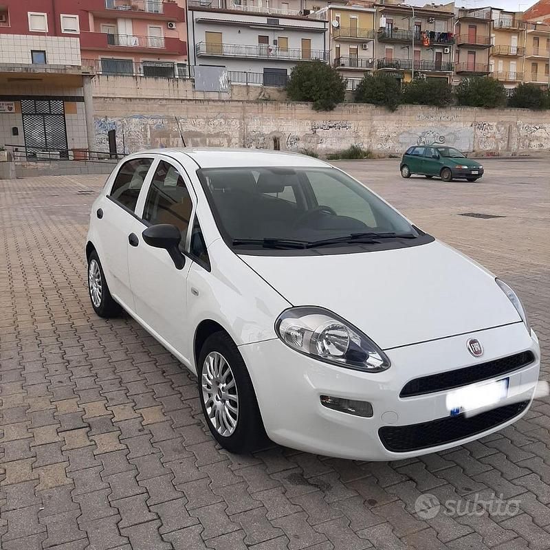 Usata Fiat Punto 95 CV (69 kW) 2017 Utilitaria