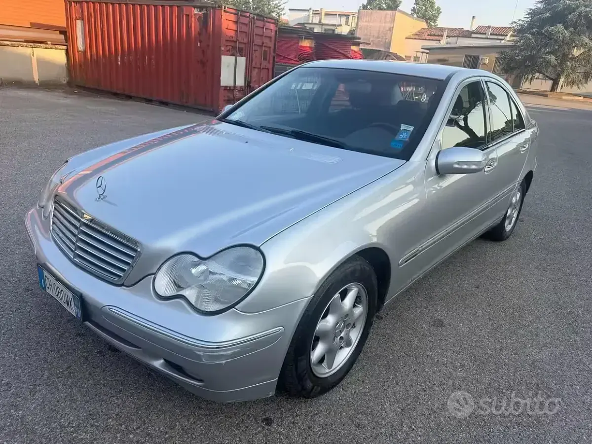Usata Mercedes C200 Avantgarde 122 CV (89 kW) 2003 Berlina
