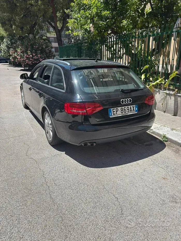 Usata Audi A4 143 CV (105 kW) 2012 Nero Station wagon