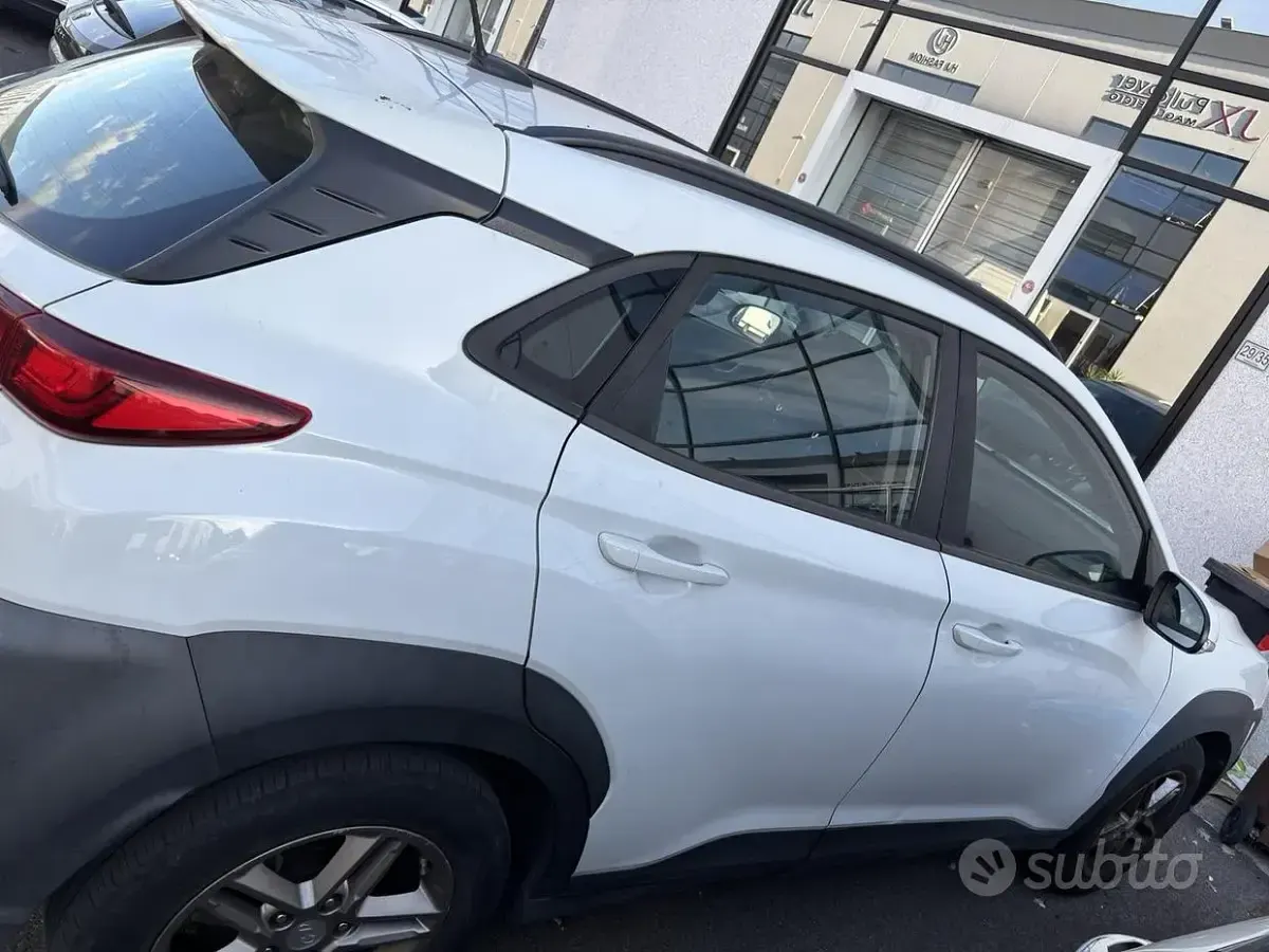 Usata Hyundai Kona Comfort 120 CV (88 kW) 2018 Bianco SUV