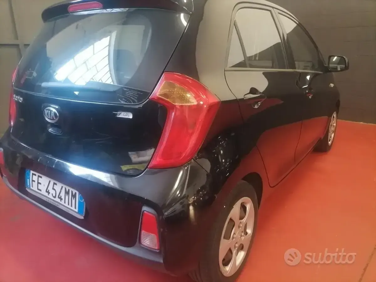 Usata Kia Picanto 67 CV (49 kW) 2016 Nero Utilitaria