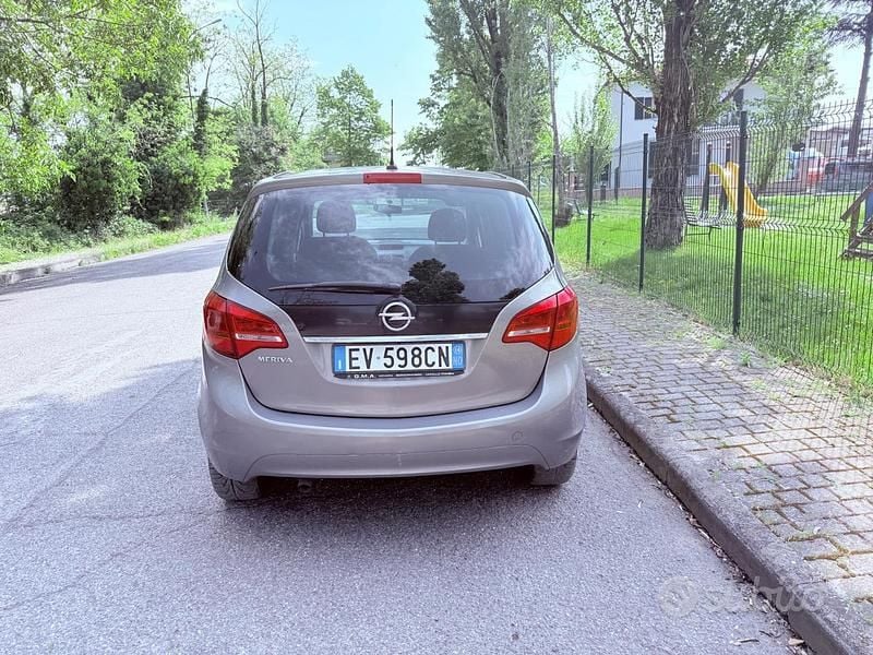 Usata Opel Meriva 120 CV (88 kW) 2014 Beige Monovolume
