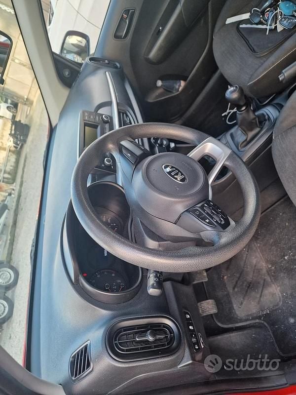 Usata Kia Picanto 65 CV (47 kW) 2018 Rosso Utilitaria