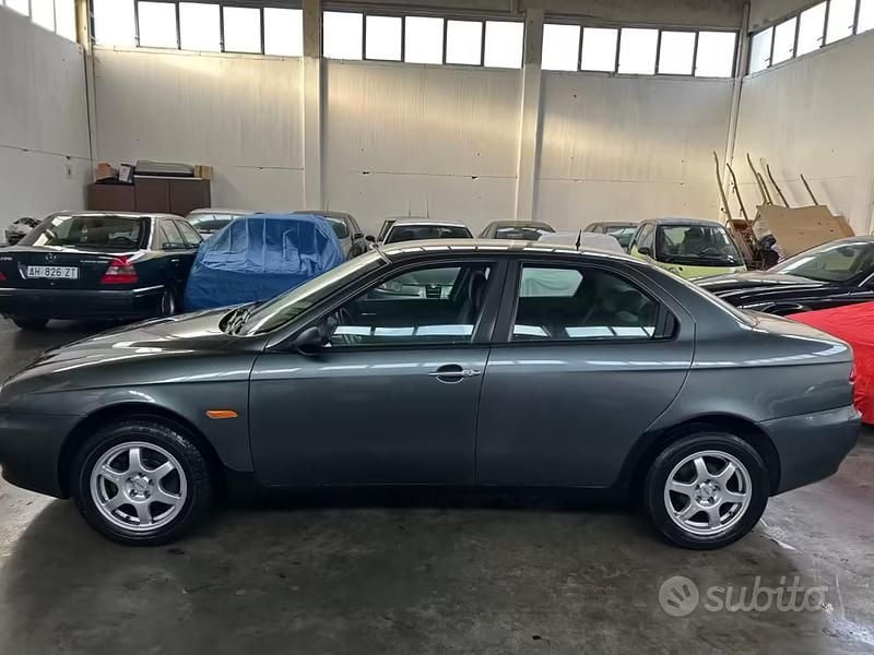 Usata Alfa Romeo 156 144 CV (105 kW) 1999 Grigio Berlina