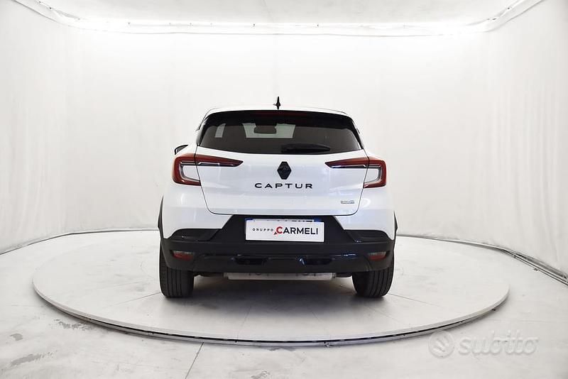 Usata Renault Captur Initiale Paris 159 CV (116 kW) 2022 Be style montecarlo (bianco/ne SUV