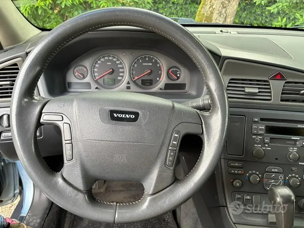 Usata Volvo V70 170 CV (125 kW) 2001 Grigio Station wagon