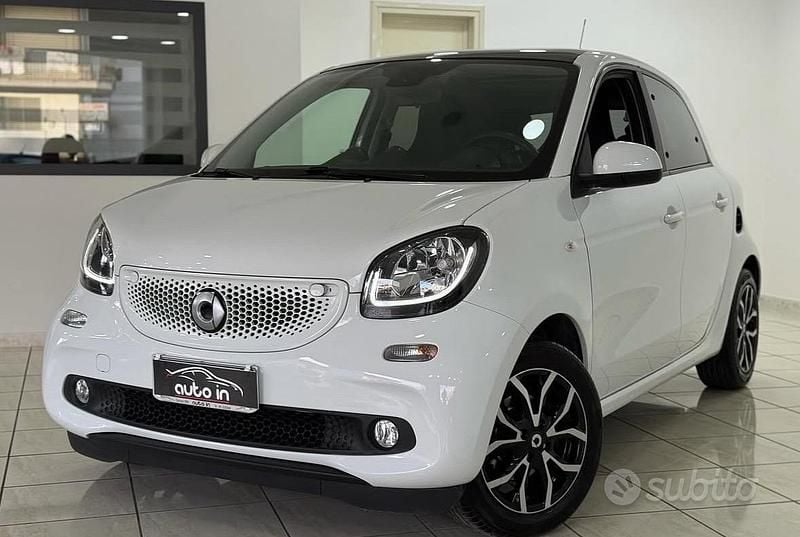 Usata Smart ForFour 90 CV (66 kW) 2019 Bianco Utilitaria