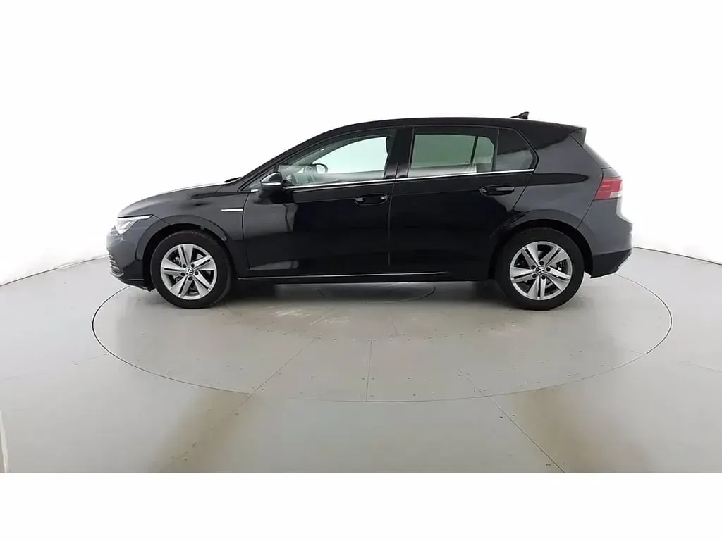 Usata VW Golf VIII Life 110 CV (80 kW) 2023 Nero deep effetto perlato