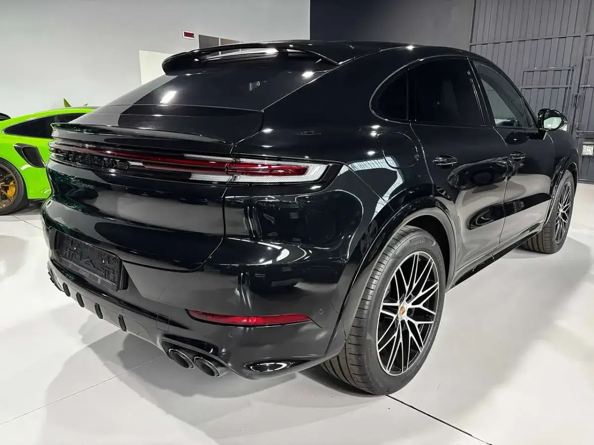 Usata Porsche Cayenne Black Edition 354 CV (260 kW) 2025 Nero cromite SUV