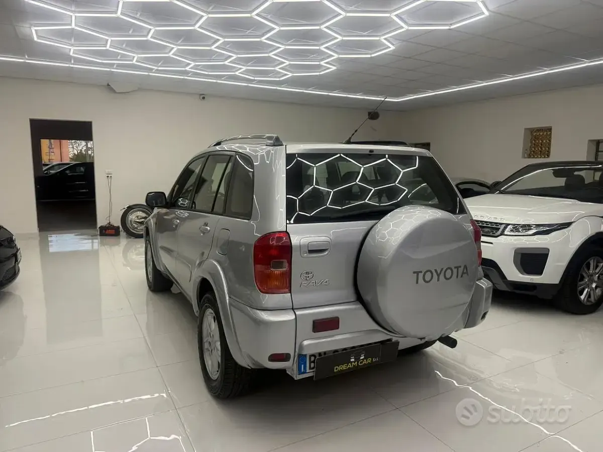 Usata Toyota RAV4 Sol 150 CV (110 kW) 2000 Grigio Station wagon