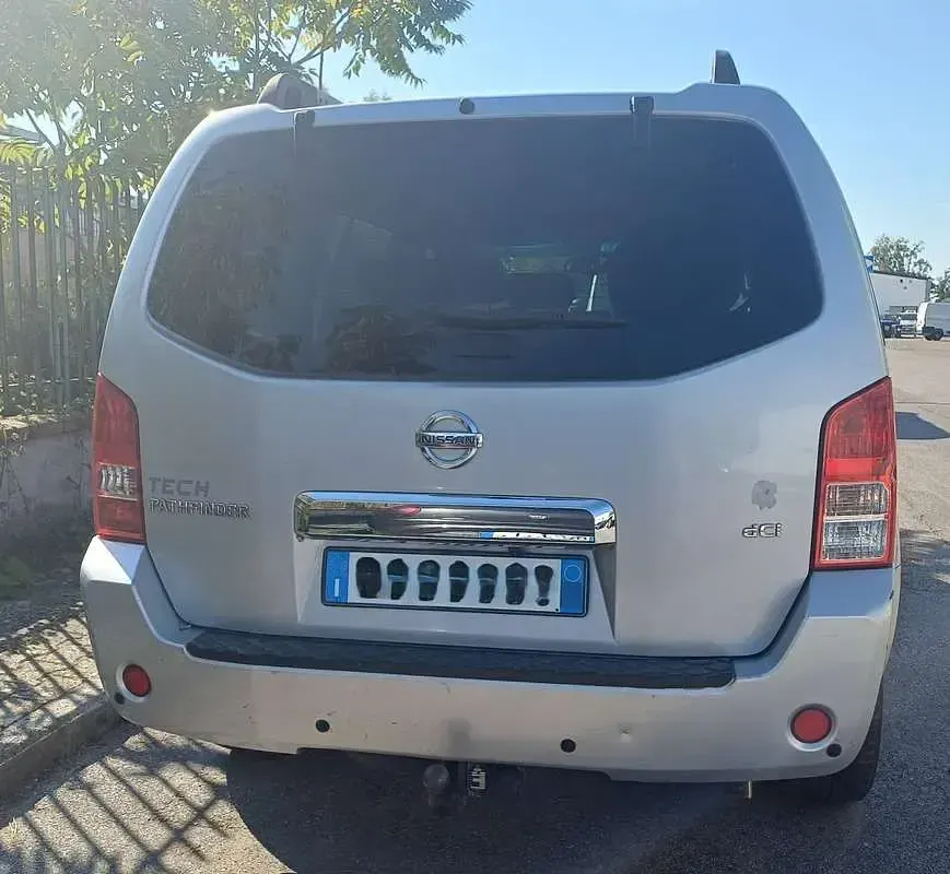 Usata Nissan Pathfinder 174 CV (127 kW) 2005 Argento SUV