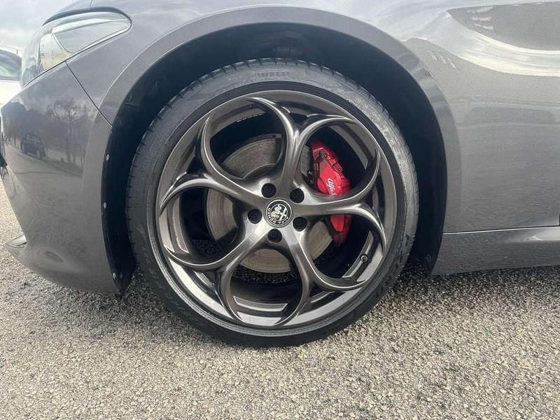 Begagnad Alfa Romeo Giulia Veloce 211 HK (155 kW) 2022 Grå Sedan