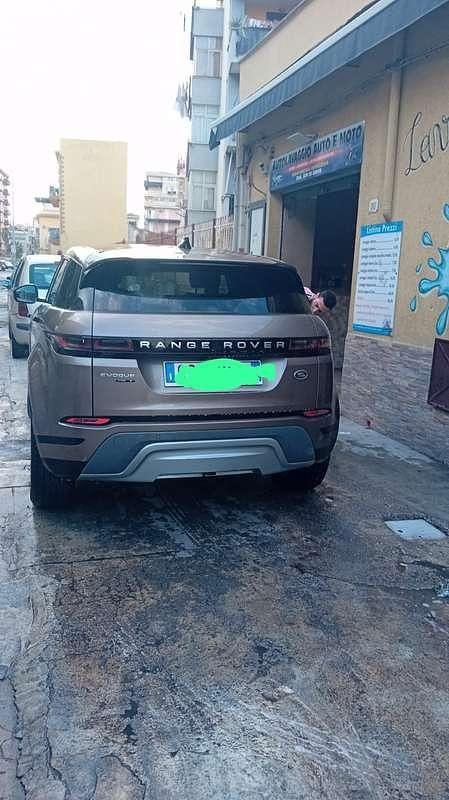 Usata 2020 Land Rover Range Rover evoque SUV | 26.000 € (Buon prezzo) - Immagine 1/4