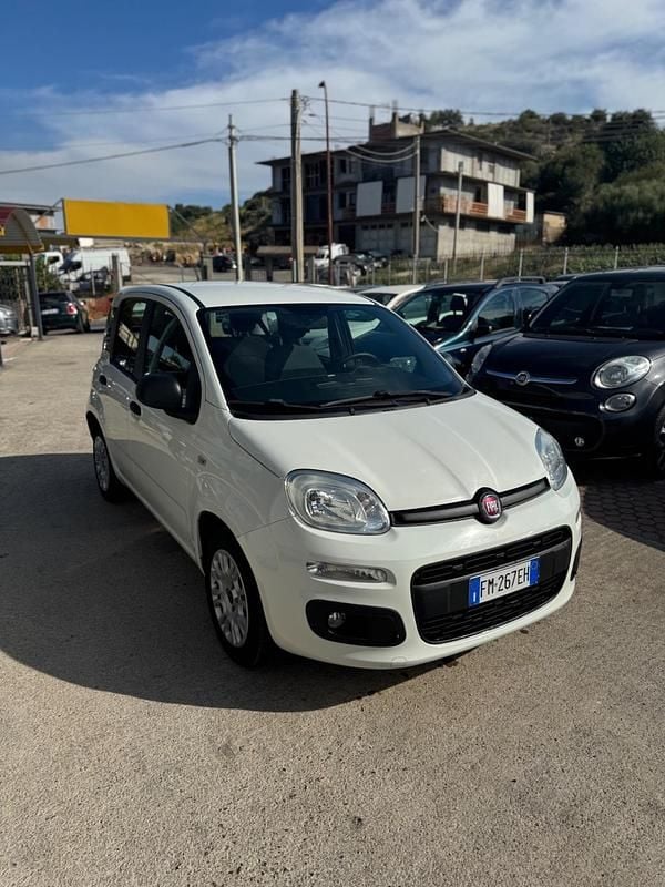 Usata Fiat Panda Lounge 95 CV (69 kW) 2017 Bianco Utilitaria