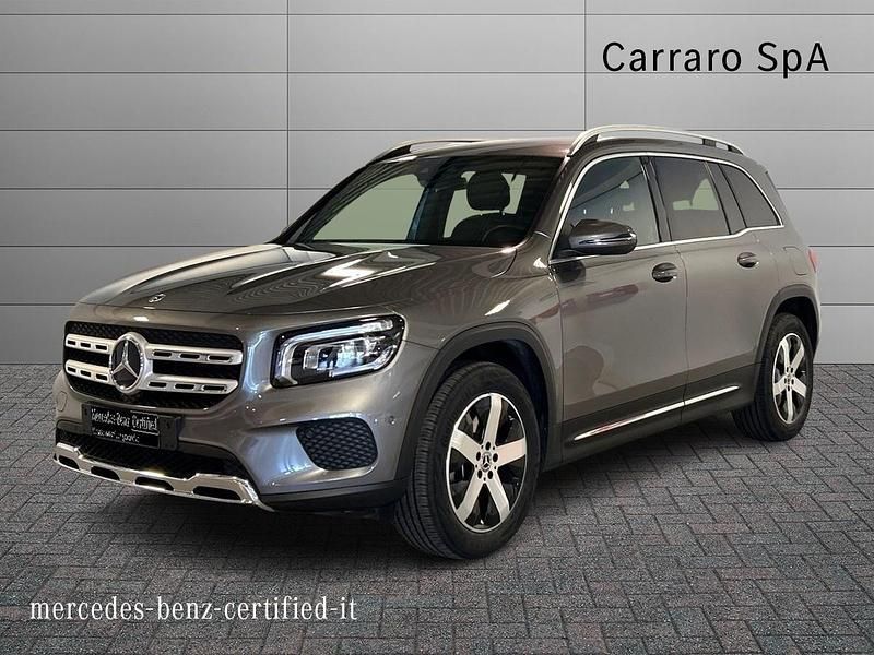 Usata Mercedes GLB200 150 CV (110 kW) 2023 Grigio metallizzato SUV
