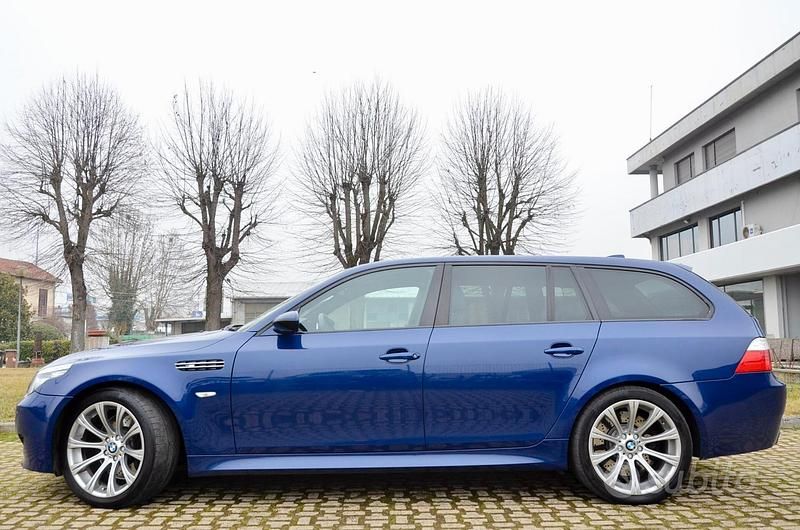 Usata BMW M5 Efficient Dynamics 507 CV (372 kW) 2007 Blu Station wagon