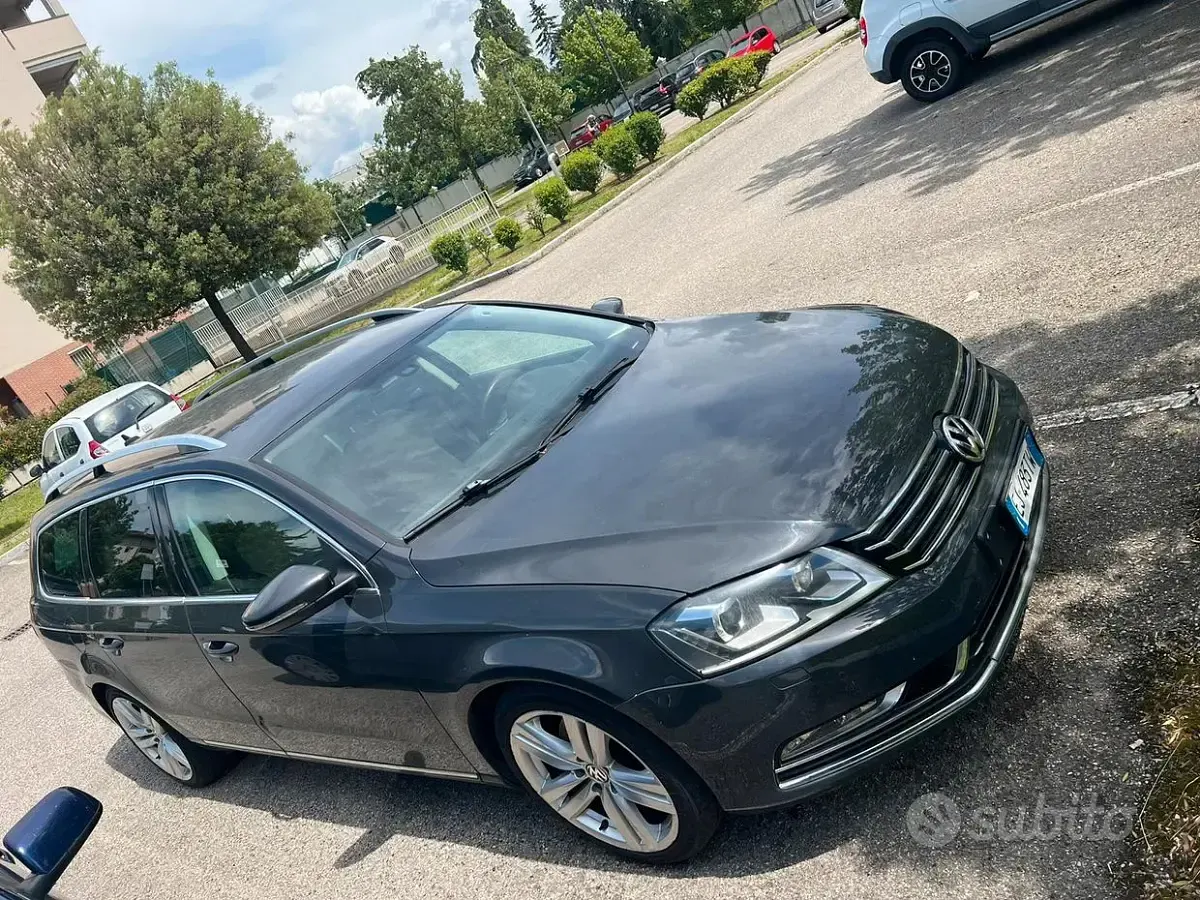 Usata VW Passat 170 CV (125 kW) 2011 Grigio Station wagon