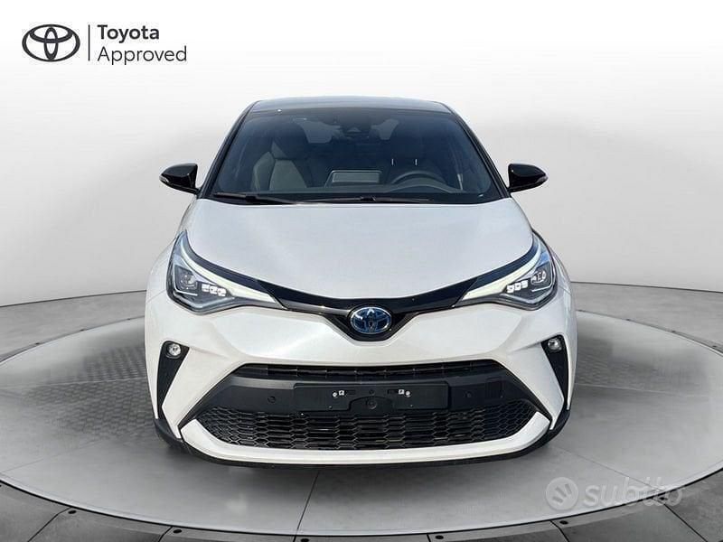 Usata Toyota C-HR Lounge 197 CV (144 kW) 2023 Bianco SUV