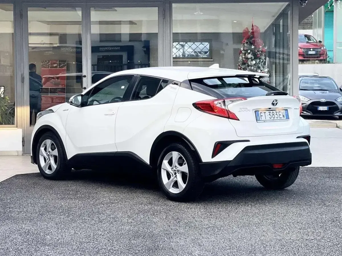 Usata Toyota C-HR 98 CV (72 kW) 2018 Bianco SUV