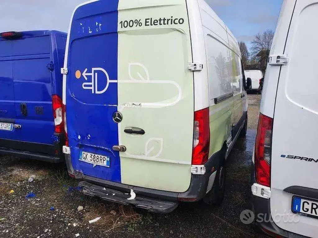 Usata Mercedes E-Sprinter 85 kW (116 CV) 2022 Bianco Furgone