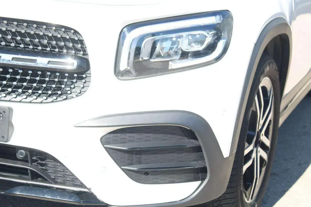 Usata Mercedes GLB200 Premium 150 CV (110 kW) 2020 Bianco SUV