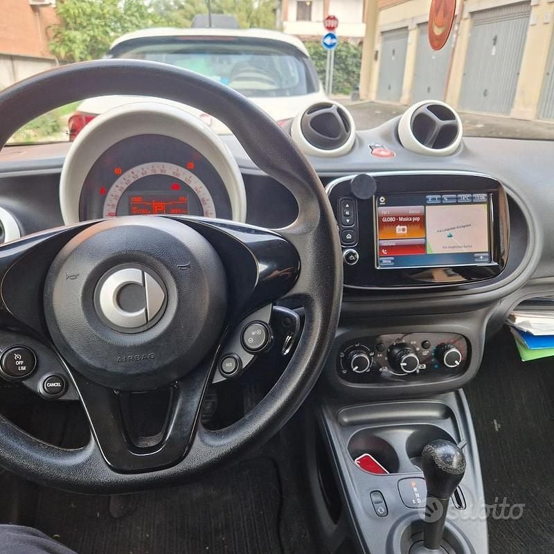 Usata Smart ForFour 71 CV (52 kW) 2017 Bianco Utilitaria