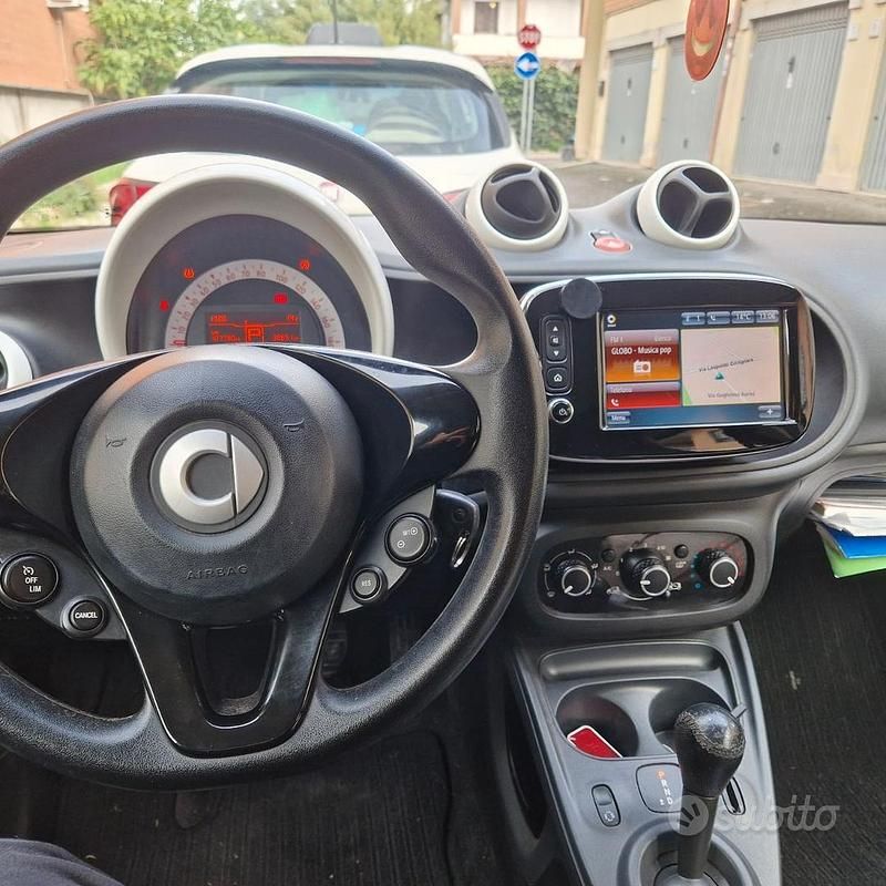 Usata Smart ForFour 2017 Bianco Utilitaria