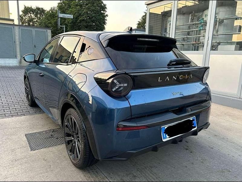 Usata Lancia Ypsilon 101 CV (74 kW) 2024 Utilitaria