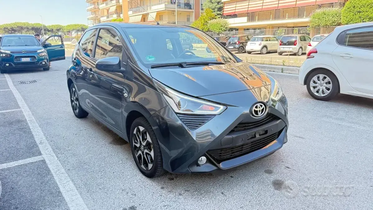 Usata Toyota Aygo X-play 69 CV (50 kW) 2019 Grigio Utilitaria
