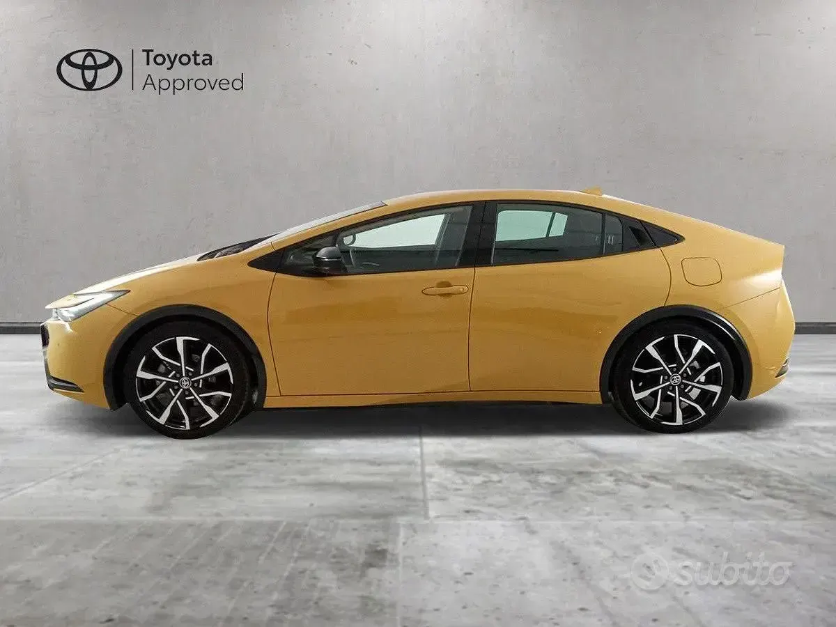 Usata Toyota Prius Lounge 2023 Giallo Utilitaria