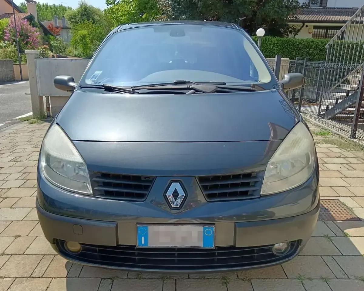 Usata Renault Scénic Dynamique 131 CV (96 kW) 2006 Nero Monovolume