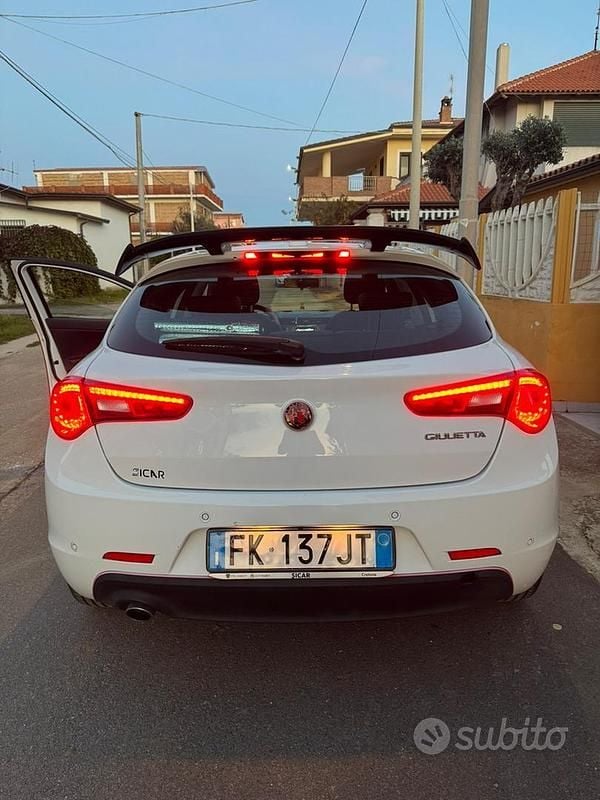 Usata Alfa Romeo Giulietta Super 120 CV (88 kW) 2017 Bianco Berlina