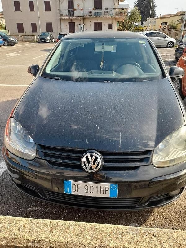 Nero Usata 2007 VW Golf V Tre volumi | 3100 € (Buon prezzo) - Immagine 1/4
