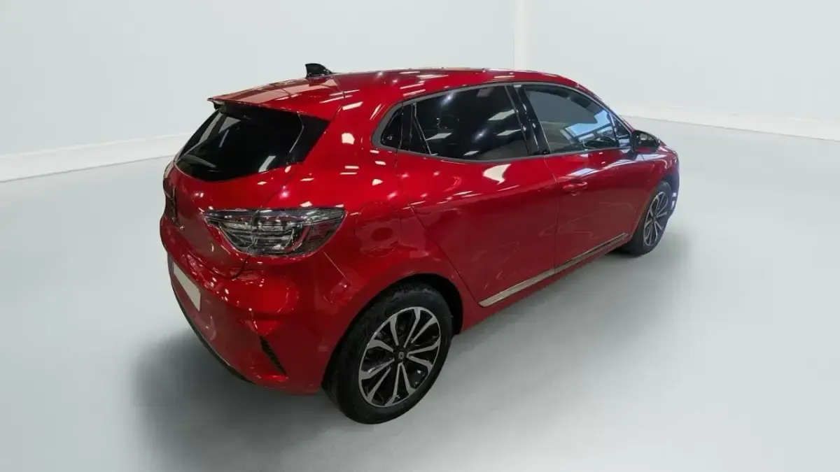 Usata Renault Clio 101 CV (74 kW) 2025 Rosso Utilitaria