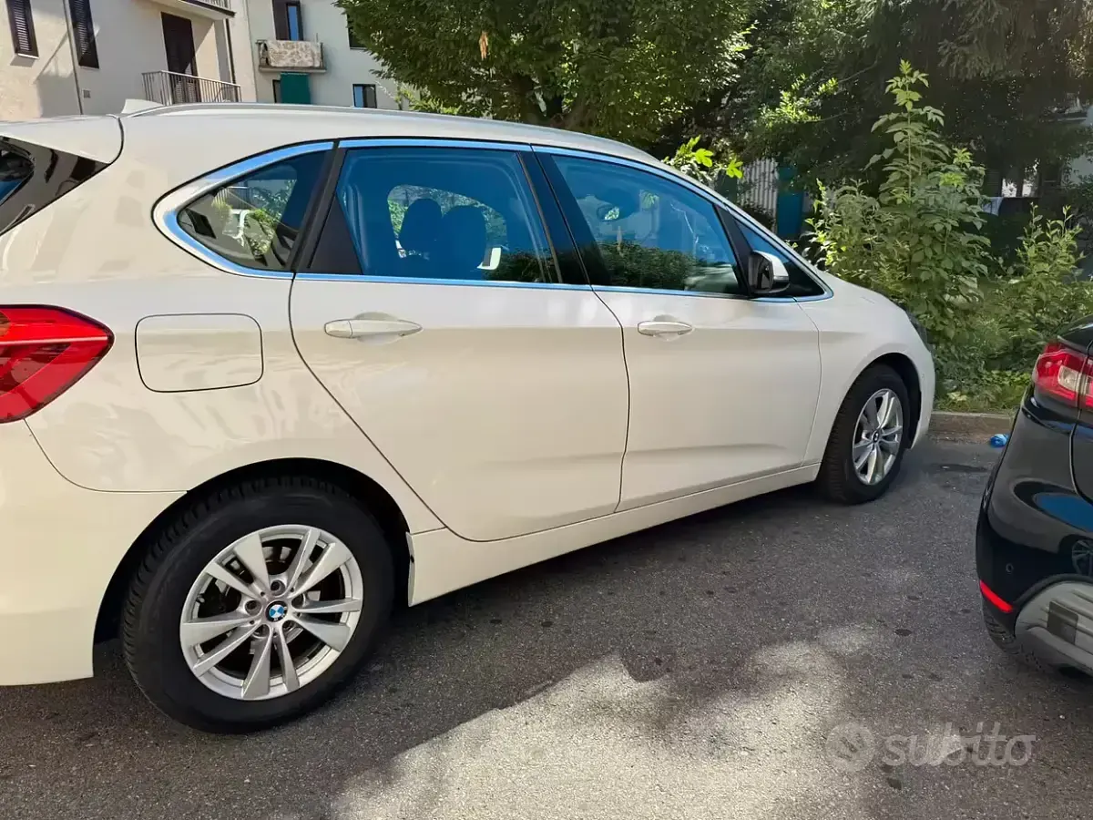 Usata BMW 216 Efficient Dynamics 116 CV (85 kW) 2019 Bianco Station wagon