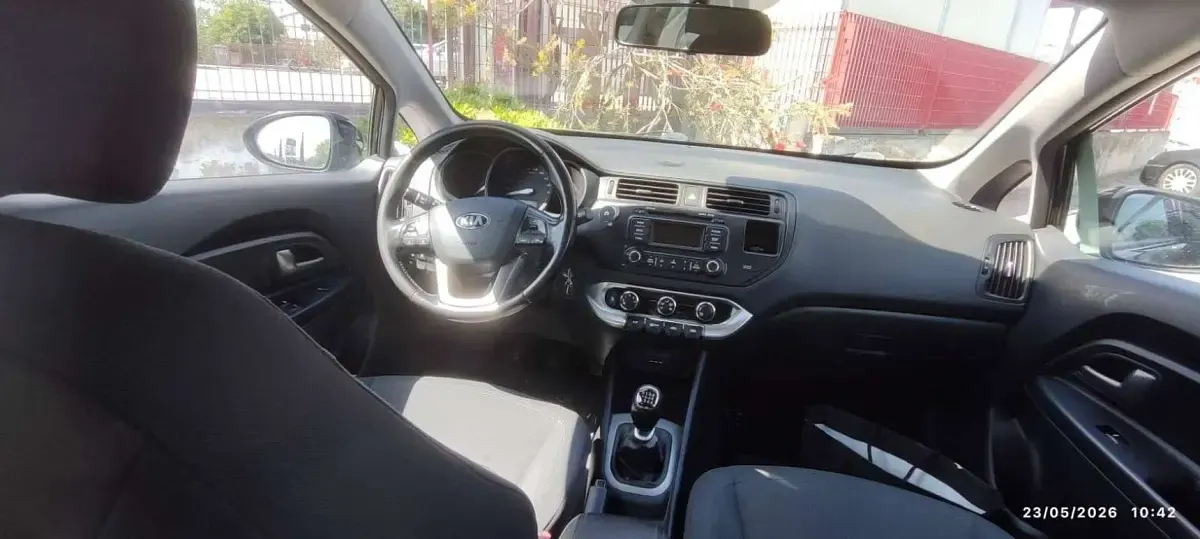 Usata Kia Rio 75 CV (55 kW) 2014 Nero Berlina